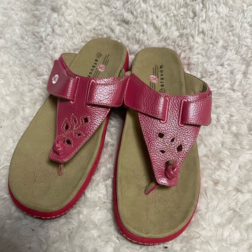 Aravon Breast cancer foundation leather pink thong sandals SZ9B